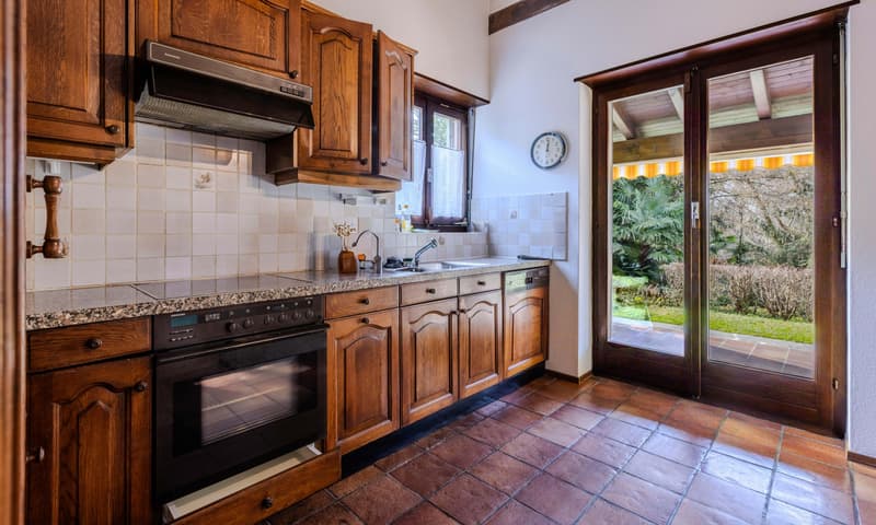 STUPENDA AMPIA VILLA UNIFAMILIARE 5.5 CON GIARDINO A MUZZANO (3)
