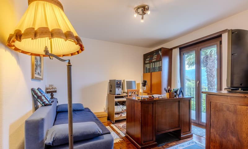 OCCASIONE - SPAZIOSA CASA 5.5 CON GIARDINO A LUGANO PAZZALLO (8)