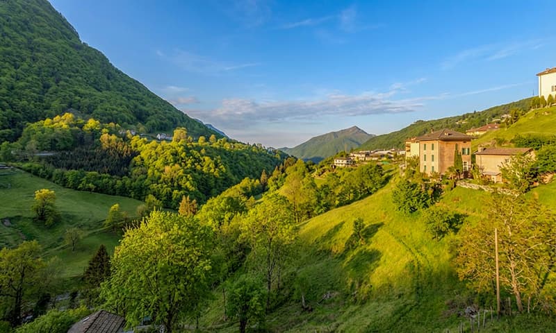 AFFARE - CASA SU GRANDE FONDO IN ZONA PANORAMICA AD AROGNO (7)
