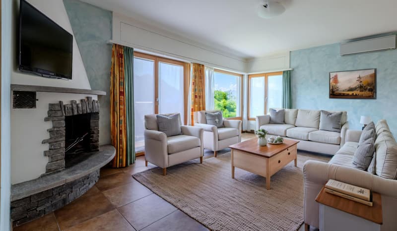 ELEGANTE E AMPIA VILLA VISTA LAGO AD AGARONE - CUGNASCO (3)