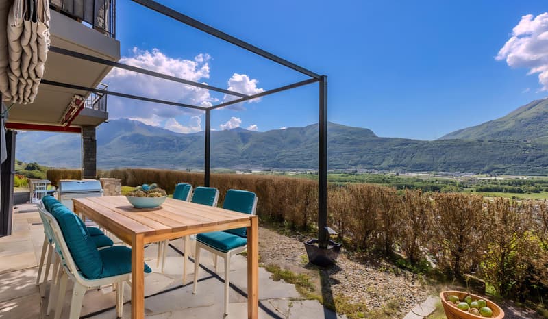 ELEGANTE E AMPIA VILLA VISTA LAGO AD AGARONE - CUGNASCO (4)