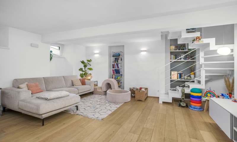 CARATTERISTICA E MODERNA CASA COME NUOVA IN COLLINA D'ORO (4)