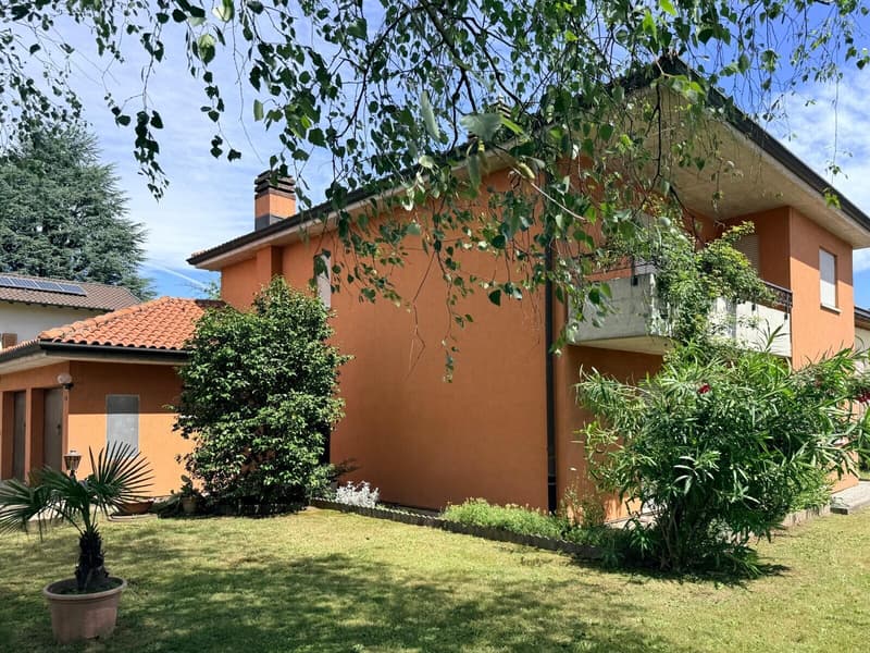 AMPIA E BELLA CASA 6 LOCALI CON GROTTINO A GENESTRERIO (1)