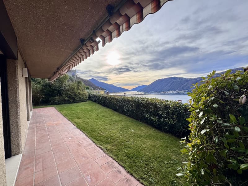 AMPIA VILLA 9 LOCALI CON VISTA LAGO IMPRENDIBILE A CAMPIONE (3)