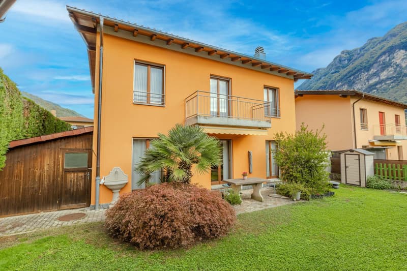 BELLISSIMA CASA 6.5 CON GROTTO E GIARDINO A RIVA SAN VITALE (3)