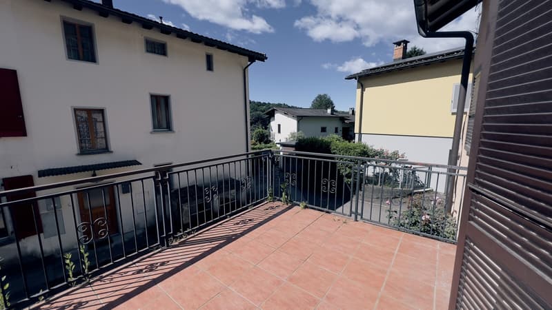 CASA DI NUCLEO DI 4.5 LOCALI DA RINNOVARE A SESSA - TRESA (6)