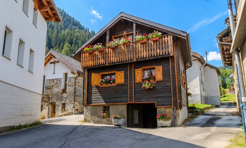 SPAZIOSO RUSTICO RISTRUTTURATO DI 10 LOCALI IN VAL DI BLENIO (4)