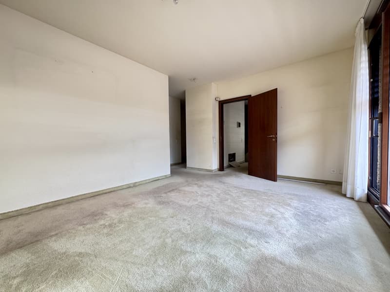 AMPIA VILLA 9 LOCALI CON VISTA LAGO IMPRENDIBILE A CAMPIONE (5)