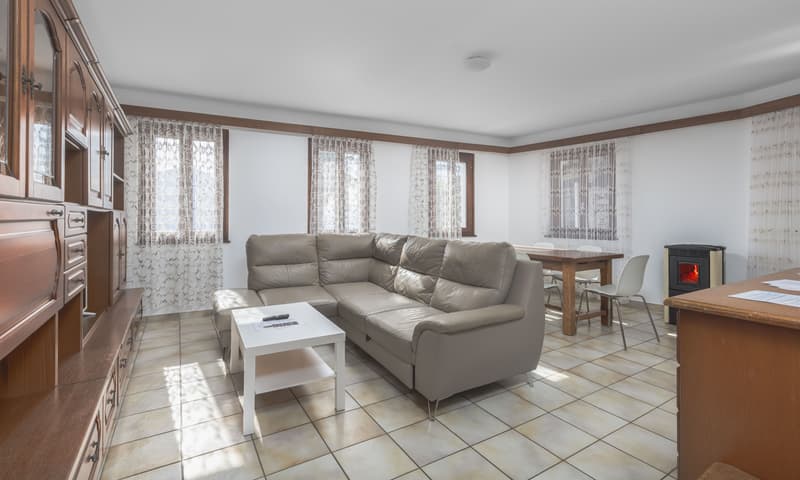 STABILE VISTA LAGO CON 3 UNITA', RISTORANTE E B&B A BRISSAGO (7)