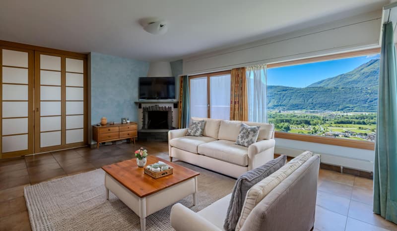 ELEGANTE E AMPIA VILLA VISTA LAGO AD AGARONE - CUGNASCO (5)