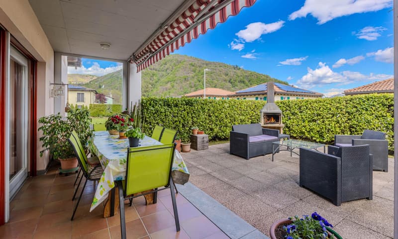STUPENDA VILLA BIFAMILIARE 8.5 LOCALI CON GIARDINO A PURA (1)