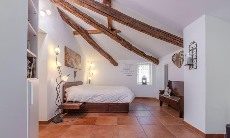 STUPENDA E AMPIA VILLA DI CHARME DI 5.5 LOCALI A MELIDE (6)