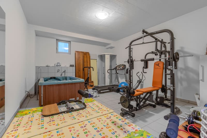 MODERNA E GRANDE VILLA 5.5 COME NUOVA CON PISCINA A MANNO (11)