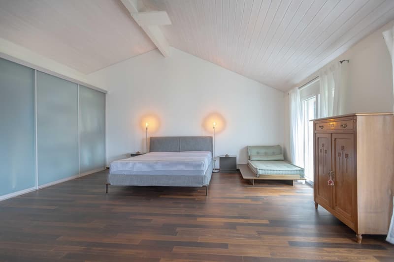 MERAVIGLIOSA VILLA 5.5 CON VISTA LAGO IN COLLINA D'ORO (6)