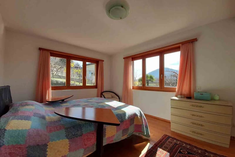 AMPIA VILLA 6.5 LOCALI CON AMPIO GIARDINO A CURIO (6)