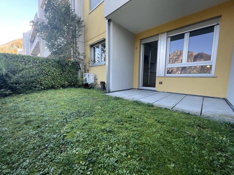 AFFITTASI 2.5 CON GIARDINO PISCINA E VISTA LAGO A BISSONE (3)