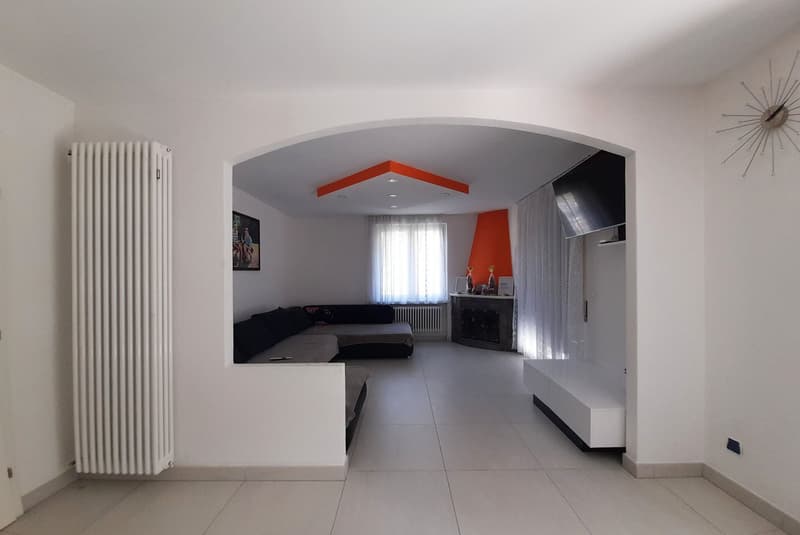 GRANDE VILLA BIFAMILIARE CON AMPIO GIARDINO A CANOBBIO (4)