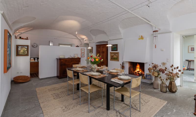 CASA TICINESE 6.5 LOCALI CON GIARDINO E PISCINA A CURIO (3)