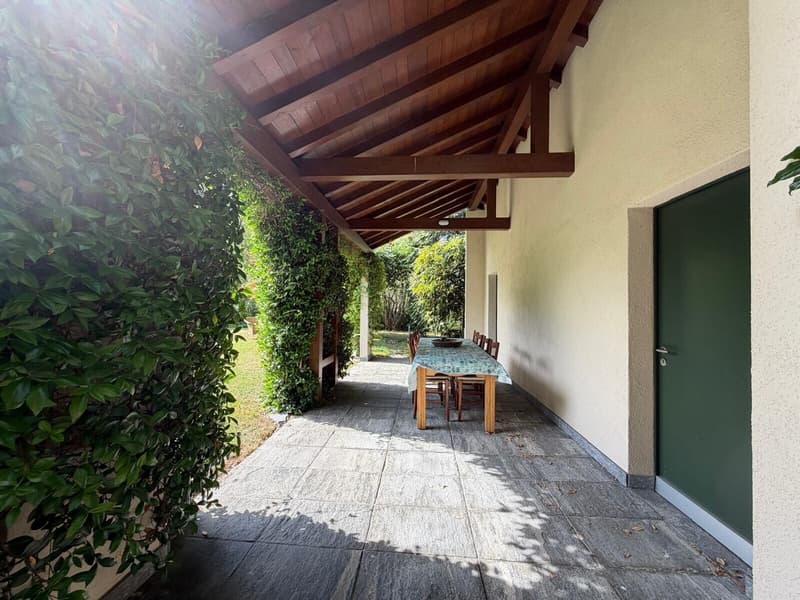CASA TICINESE 6.5 LOCALI CON GIARDINO E PISCINA A CURIO (4)