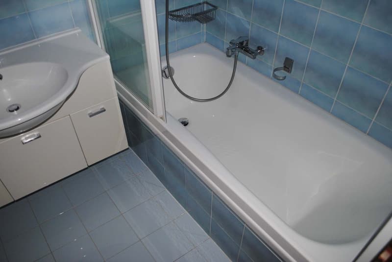 COMODO 2.5 CON TERRAZZA IN RESIDENZA CON PISCINA A COMANO (8)