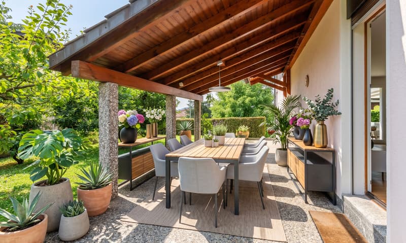 AMPIA CASA GEMELLA DI 7 LOCALI CON GIARDINO A LIGORNETTO (1)