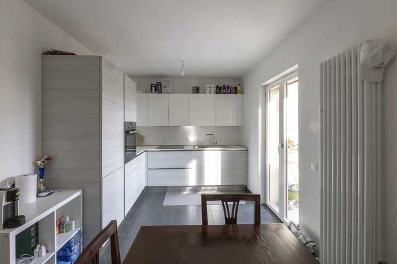 LUMINOSO E MODERNO 3.5 LOCALI IN NUOVA RESIDENZA A RANCATE (1)