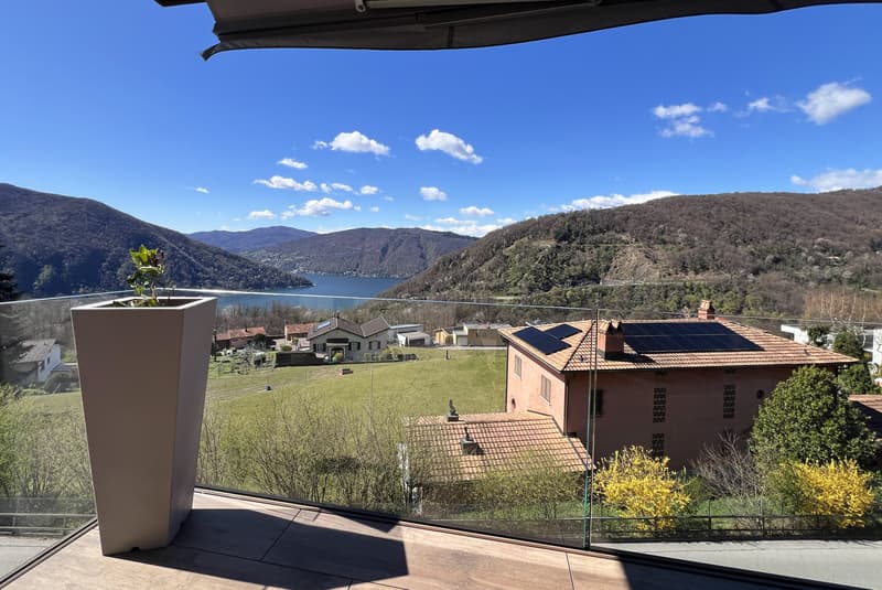 MERAVIGLIOSO 4.5 LOCALI VISTA LAGO CON GIARDINO A ROVIO (6)
