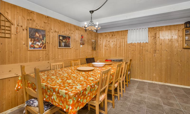 ELEGANTE E LUMINOSA CASA DI 7.5 LOCALI CON GIARDINO AD AGNO (9)