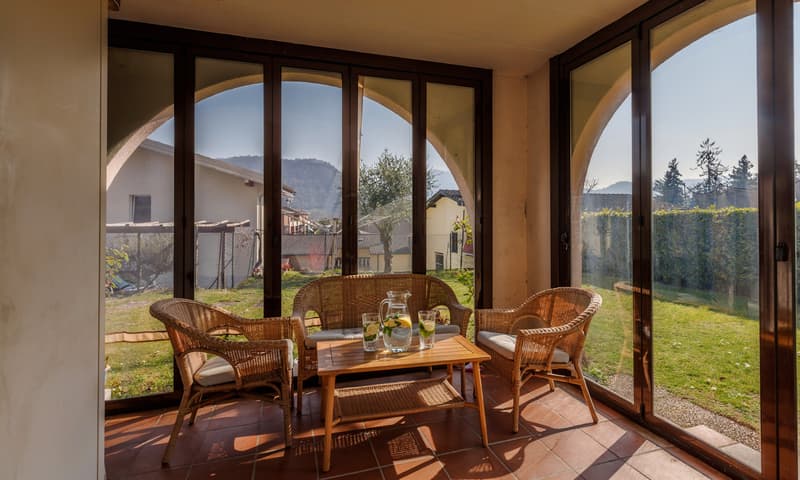 ELEGANTE E LUMINOSA CASA DI 7.5 LOCALI CON GIARDINO AD AGNO (4)