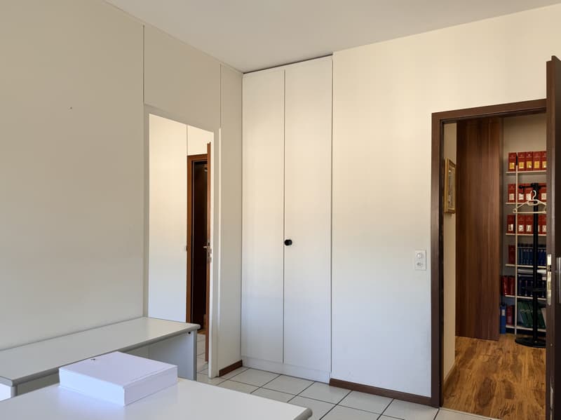 AFFITTASI UFFICIO 2 LOCALI IN CONDIVISIONE A LUGANO CENTRO (3)
