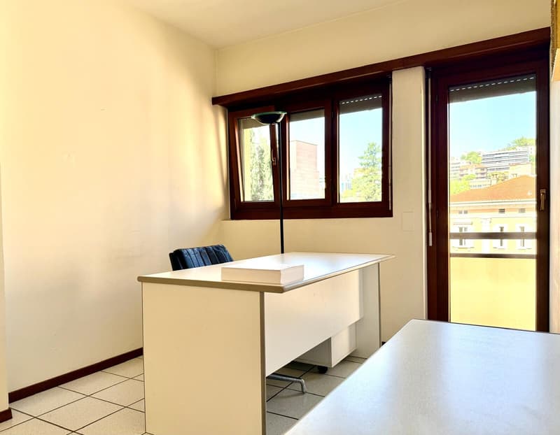 AFFITTASI UFFICIO 2 LOCALI IN CONDIVISIONE A LUGANO CENTRO (2)