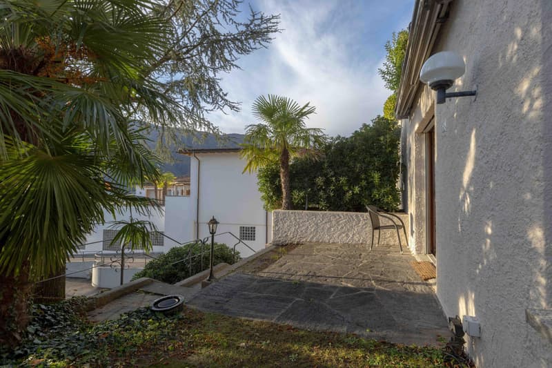 BELLISSIMO 1.5 A REDDITO CON GIARDINO E PISCINA A MORCOTE (7)
