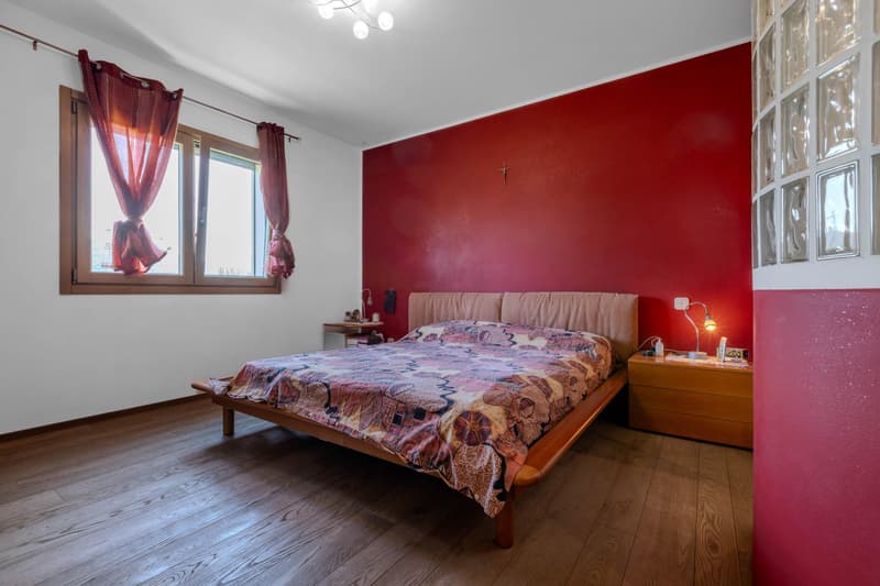 SPLENDIDA VILLA 6.5 LOCALI SU UN PIANO CON GIARDINO A STABIO (6)