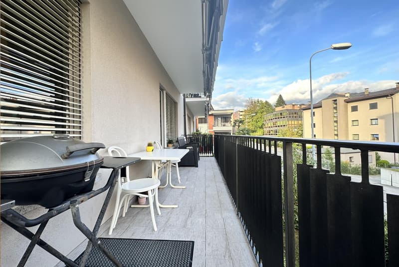 AMPIO 4.5 LOCALI COME NUOVO CON BALCONE A LUGANO BREGANZONA (5)