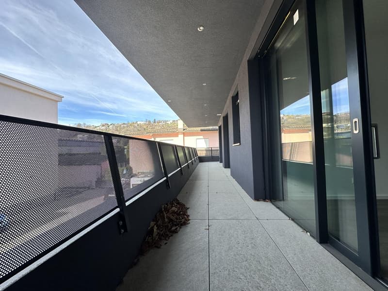 MODERNO ED AMPIO 2.5 LOCALI CON GRANDE TERRAZZA A CANOBBIO (2)
