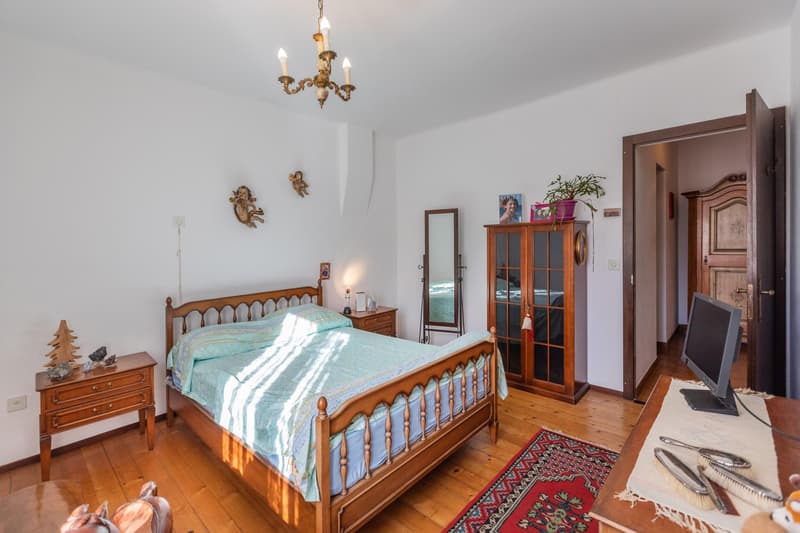 SPLENDIDA CASA DI 3.5 LOCALI CON TERRAZZE A PONTE TRESA (11)