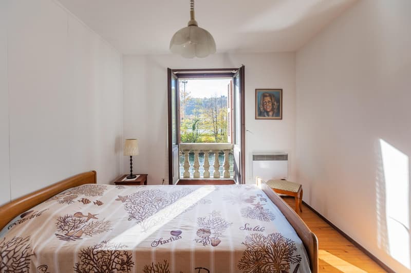 SPLENDIDA CASA DI 3.5 LOCALI CON TERRAZZE A PONTE TRESA (12)
