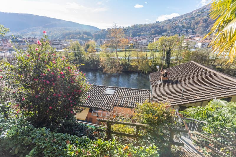 SPLENDIDA CASA DI 3.5 LOCALI CON TERRAZZE A PONTE TRESA (13)