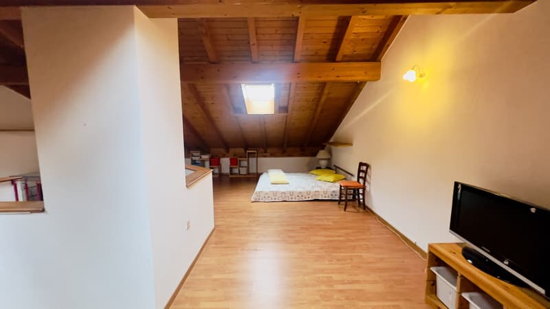 SPLENDIDA VILLA 7.5 LOCALI CON GIARDINO PRIVATO A MONTEGGIO (7)