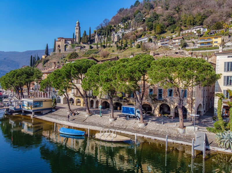 AFFITTASI STUPENDI BILOCALI IN PALAZZO STORICO A MORCOTE (9)