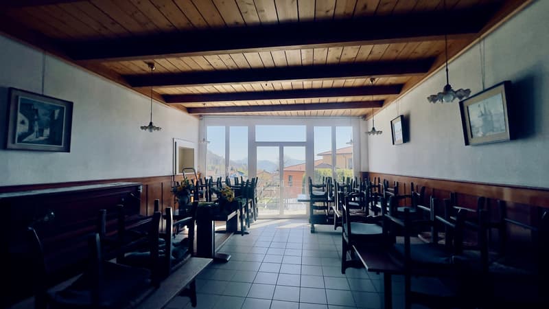 GRANDE PENSIONE DI 13.5 LOCALI CON RISTORANTE A NOVAGGIO (8)