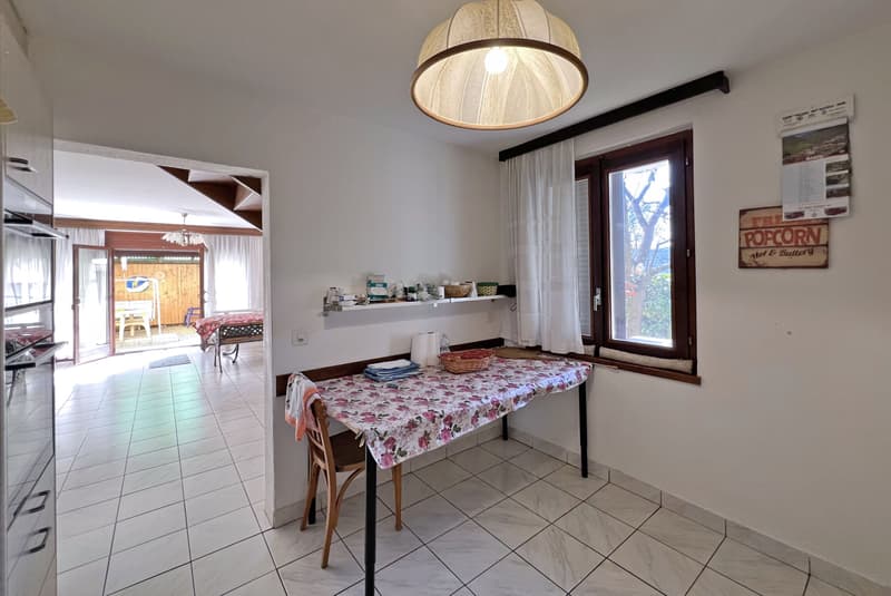AFFITTASI GRAZIOSA CASA DI 4.5 LOCALI CON PATIO A CADRO (4)