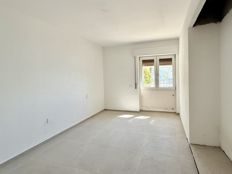 CASA 5.5 LOCALI RINNOVATA CON STUPENDA VISTA LAGO A ROVIO (9)