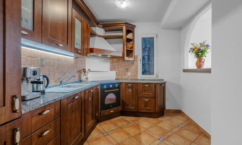 AFFARE - AMPIO 3.5 LOCALI CON TERRAZZA DI 55 MQ A PARADISO (4)