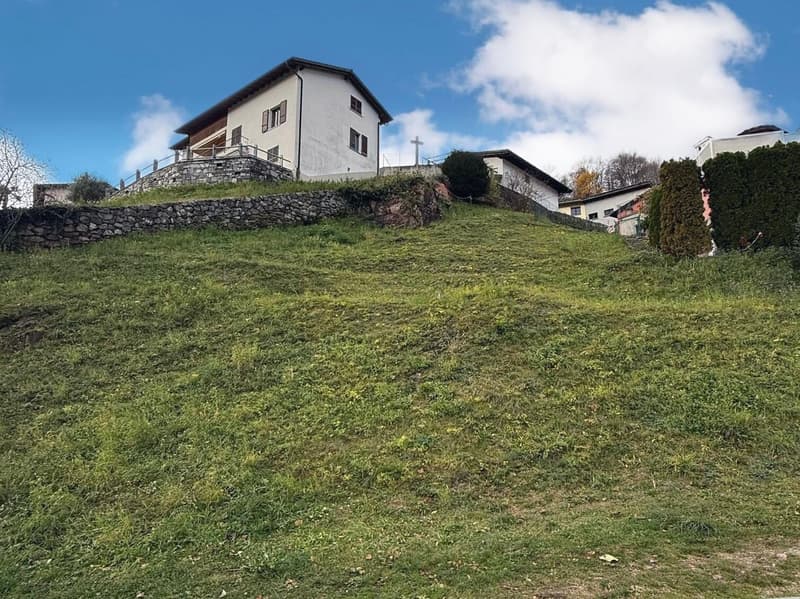 TERRENO EDIFICABILE DI 510 MQ IN OTTIMA POSIZIONE AD AROGNO (1)