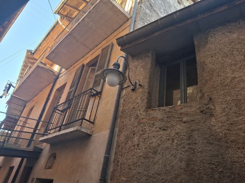 AFFARE - CASE RUSTICHE DA RISTRUTTURARE A PONTE TRESA (5)