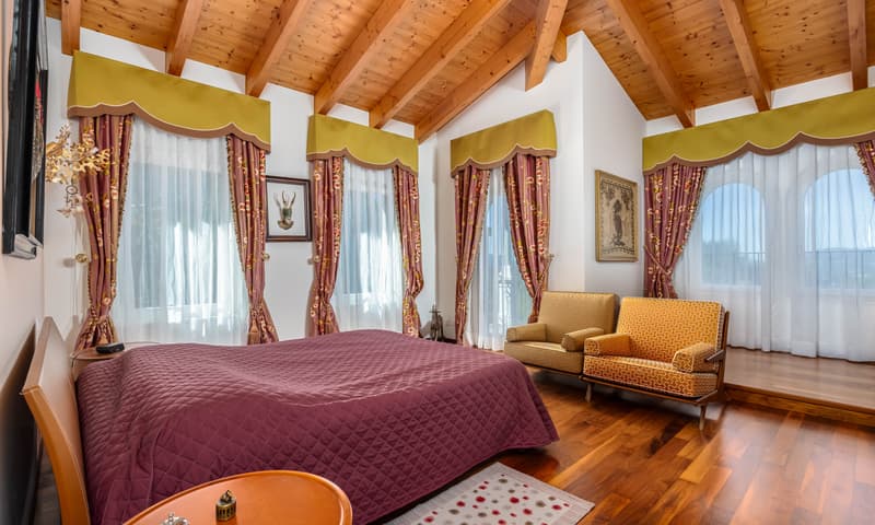 MERAVIGLIOSA VILLA DI 5.5 LOCALI COME NUOVA A VILLA LUGANESE (6)