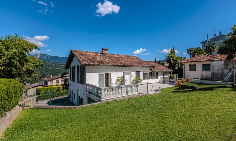 LUMINOSA VILLA 6.5 LOCALI CON GRANDE GIARDINO A GRAVESANO (2)