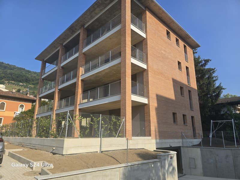 BELLISSIMO E NUOVO 3.5 LOCALI CON GRANDE TERRAZZA AD AGNO (9)