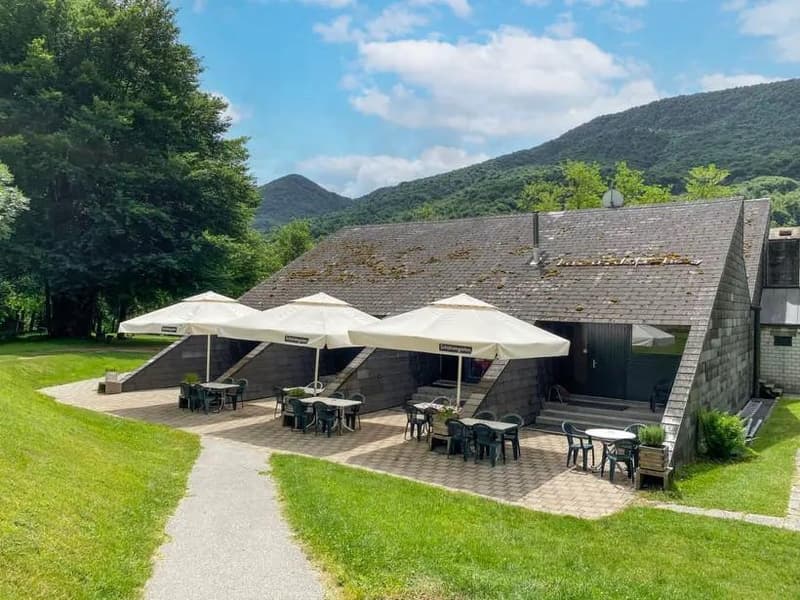 STRUTTURA TURISTICA CON RISTORANTE E PISCINA NEL MALCANTONE (5)